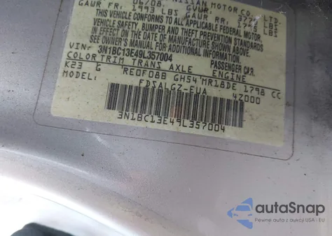 2009 Nissan Versa 1.8Sl z USA, uszkodzony, nr VIN 3N1BC13E49L357004